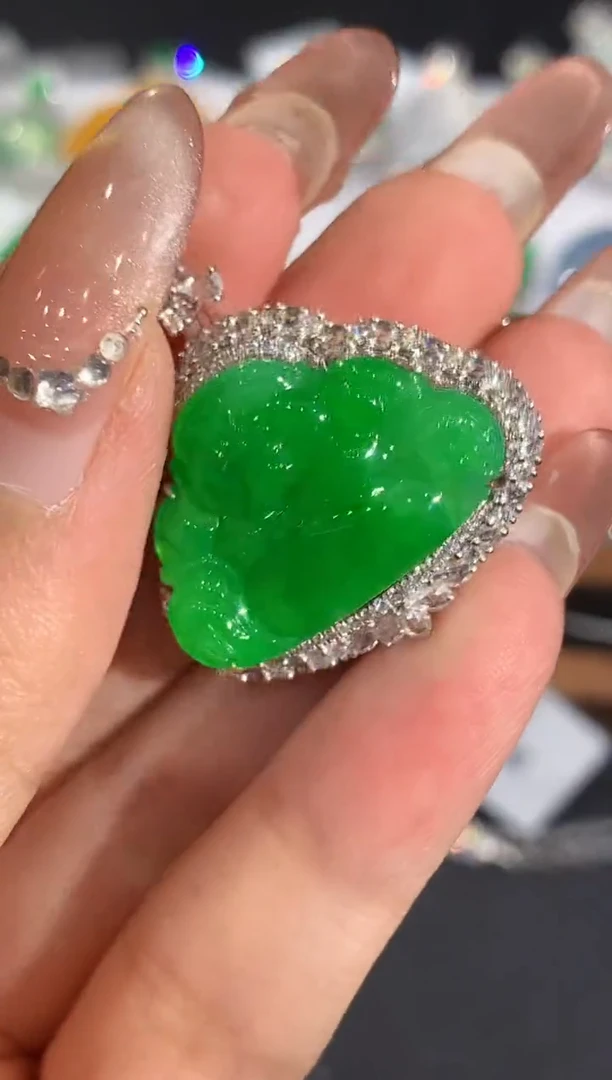 吊坠(不含链)18K金镶嵌翡翠柚****️多样性发其一