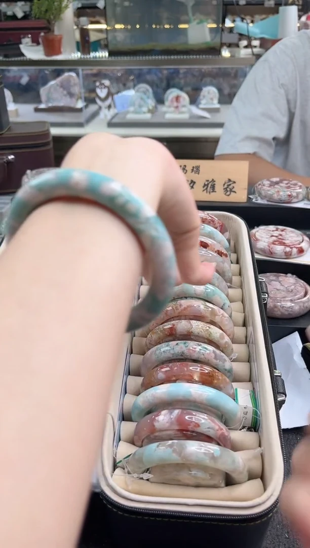 未镶嵌手镯石英质玉尘*丷圈口（赠品镯心）圈口（赠品镯心）
