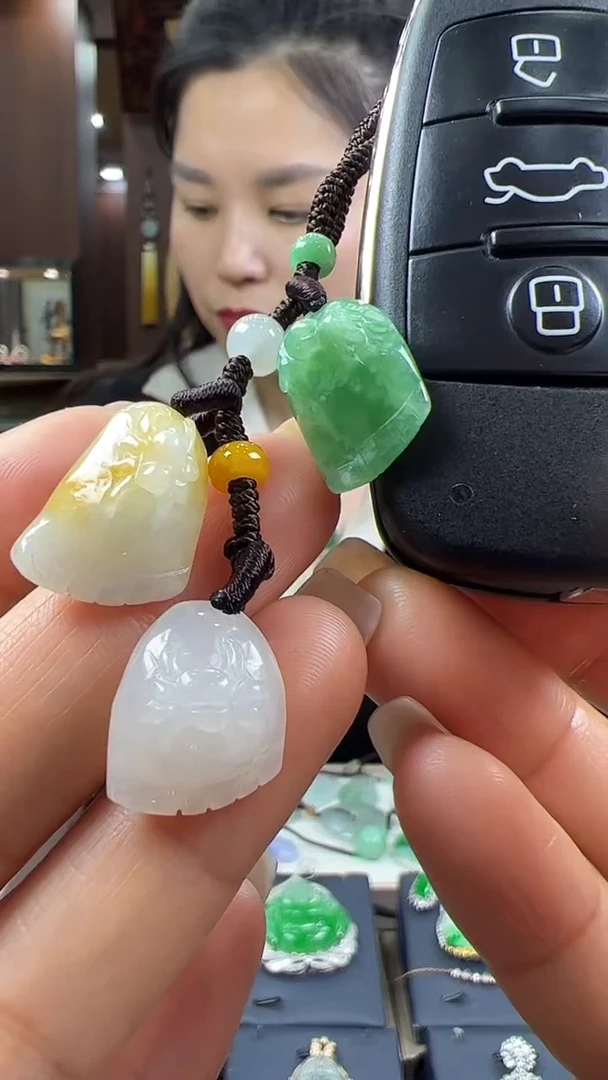 【闪购商品】翡翠挂件未镶嵌脚丫包挂