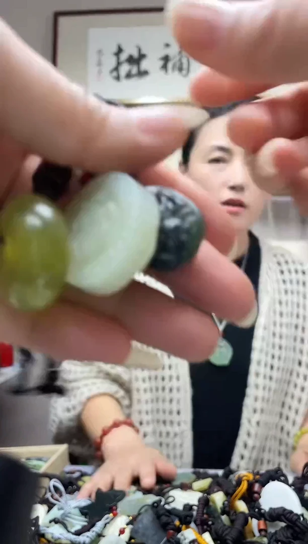 未镶嵌岫玉吊坠·