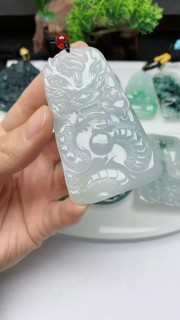 【闪购商品】翡翠颈饰未镶嵌