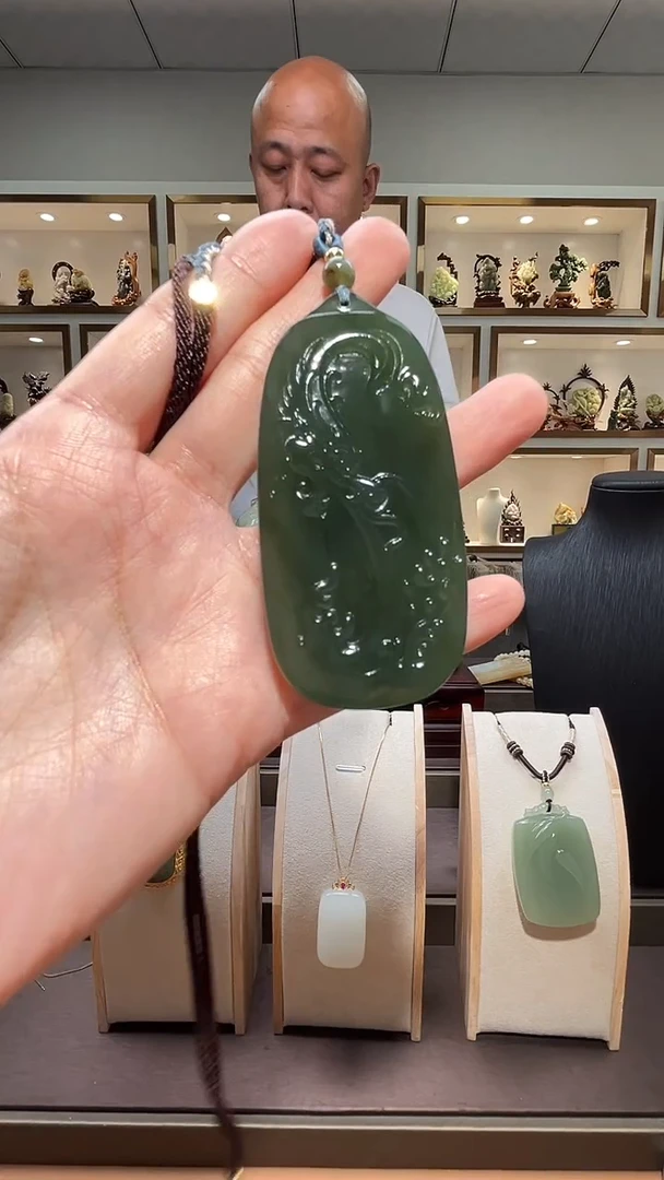 和田玉未镶嵌颈饰苏