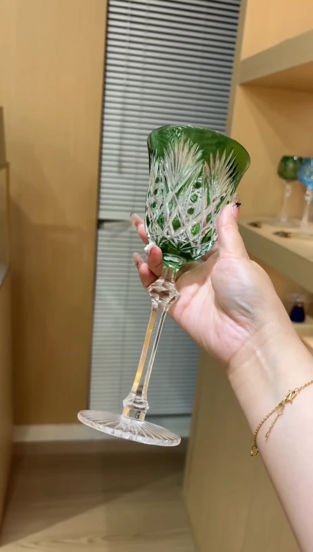 J*Y两只 看图片绿色