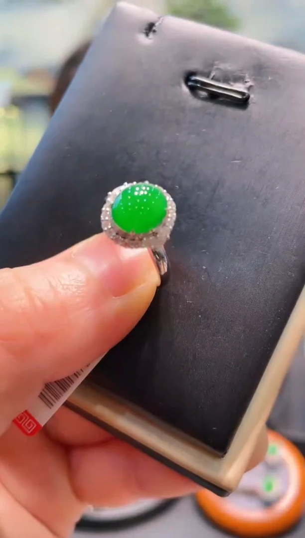 【闪购商品】翡翠颈饰18K金镶嵌A33戒指