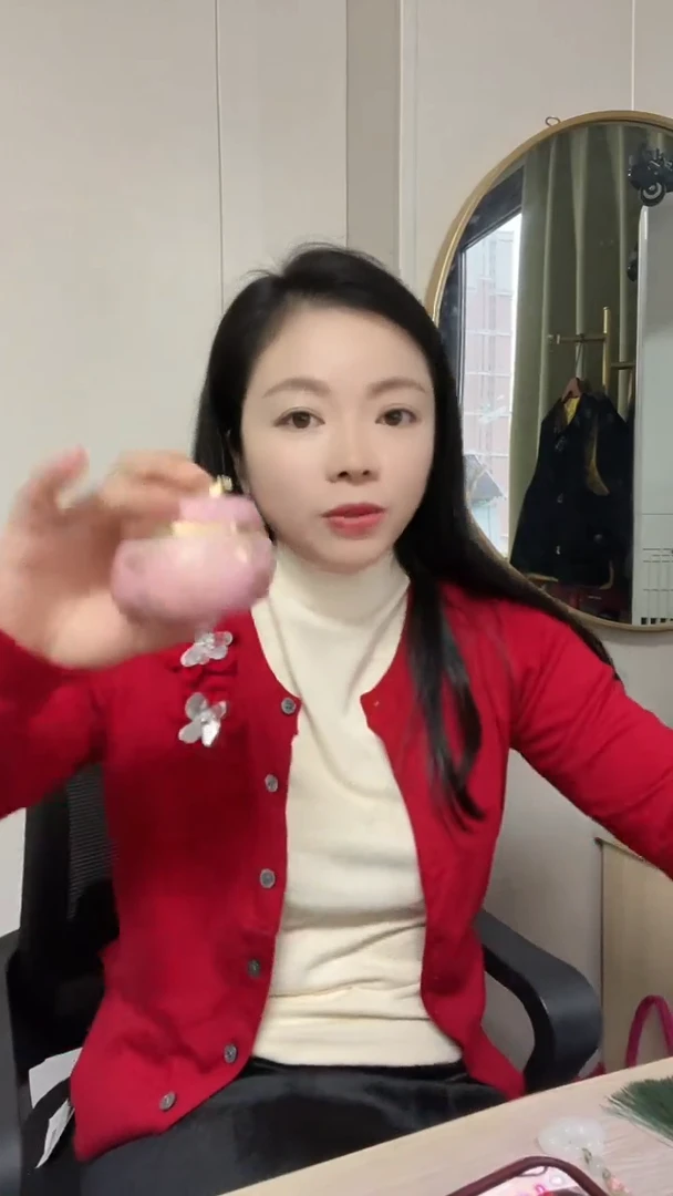 娜**秀桃花膏一瓶桃花膏一瓶