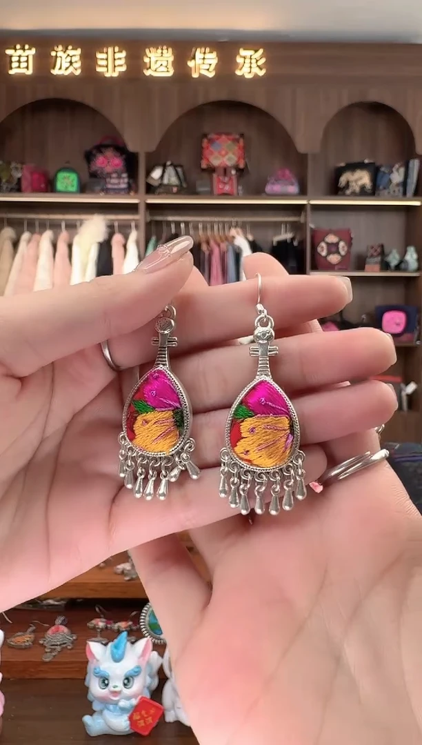 【闪购商品】织绣扶光苗绣传承46