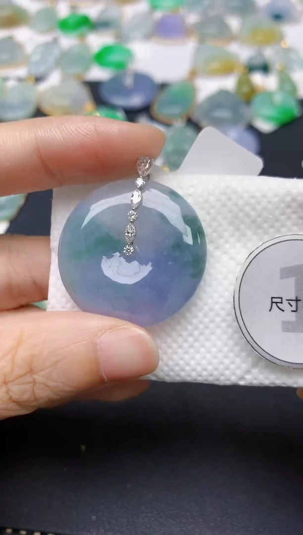 翡翠18K金镶嵌颈饰天然缅甸A货翡翠