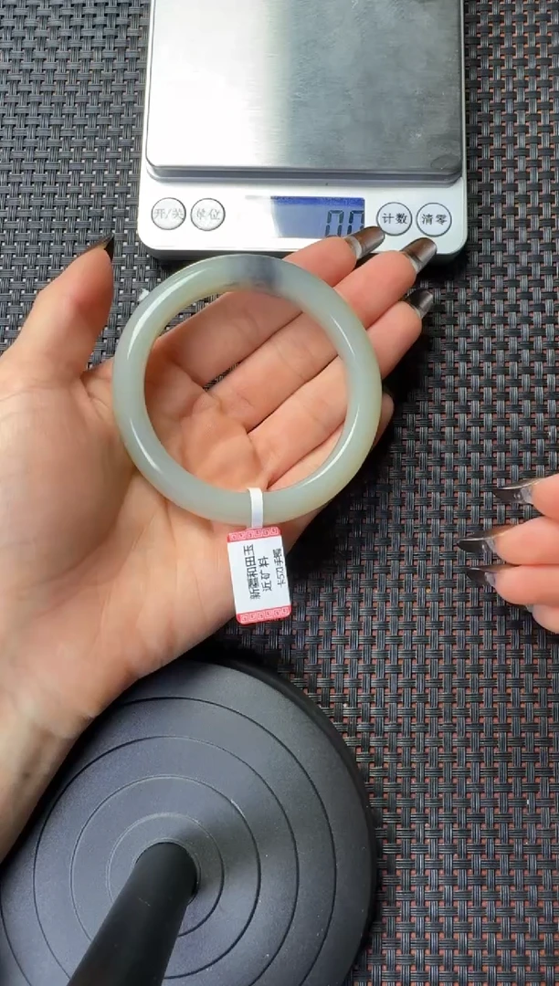 未镶嵌手镯和田玉和田玉手镯