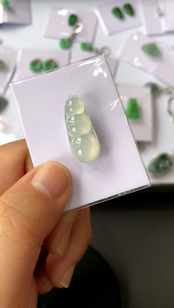 【闪购商品】定制翡翠未镶嵌豆子