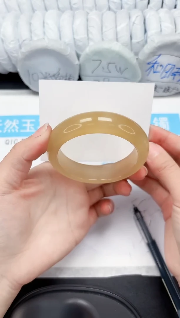 【闪购商品】石英质玉手镯未镶嵌336-59.6