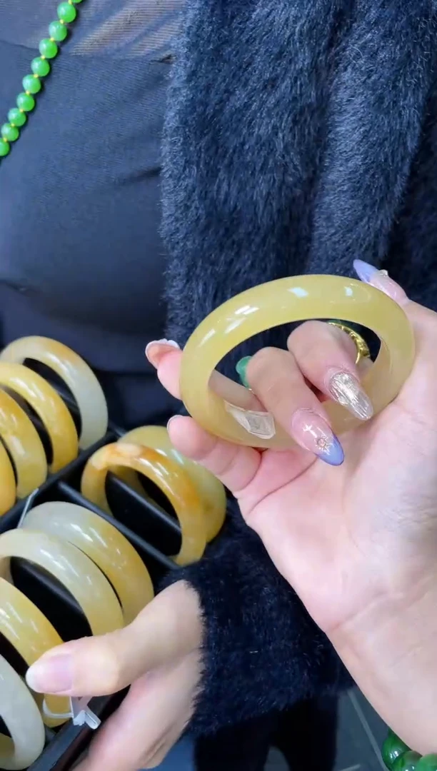 【闪购商品】石英质玉手镯未镶嵌53-63多样性发一