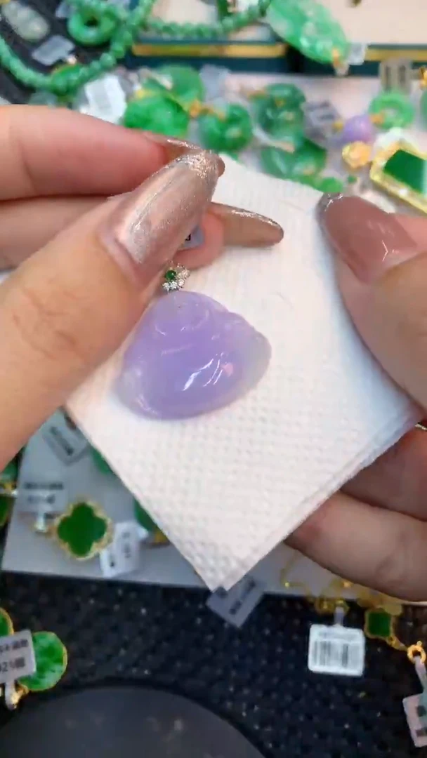 颈饰18K金镶嵌翡翠1