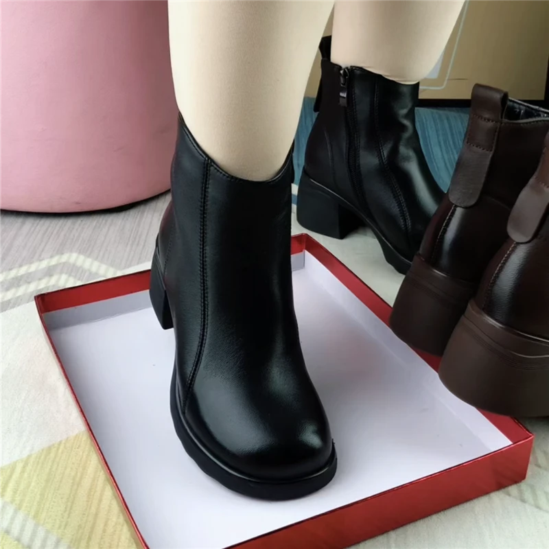 短靴女真皮粗跟圆头靴子女休闲棉鞋女冬加绒轻便防滑软底马丁靴女