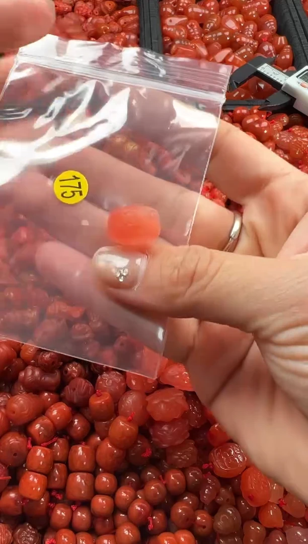 【闪购商品】南红玛瑙颈饰未镶嵌1