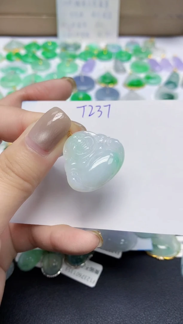 颈饰18K金镶嵌翡翠天然缅甸翡翠A货翡翠百元以上9元证书费自理