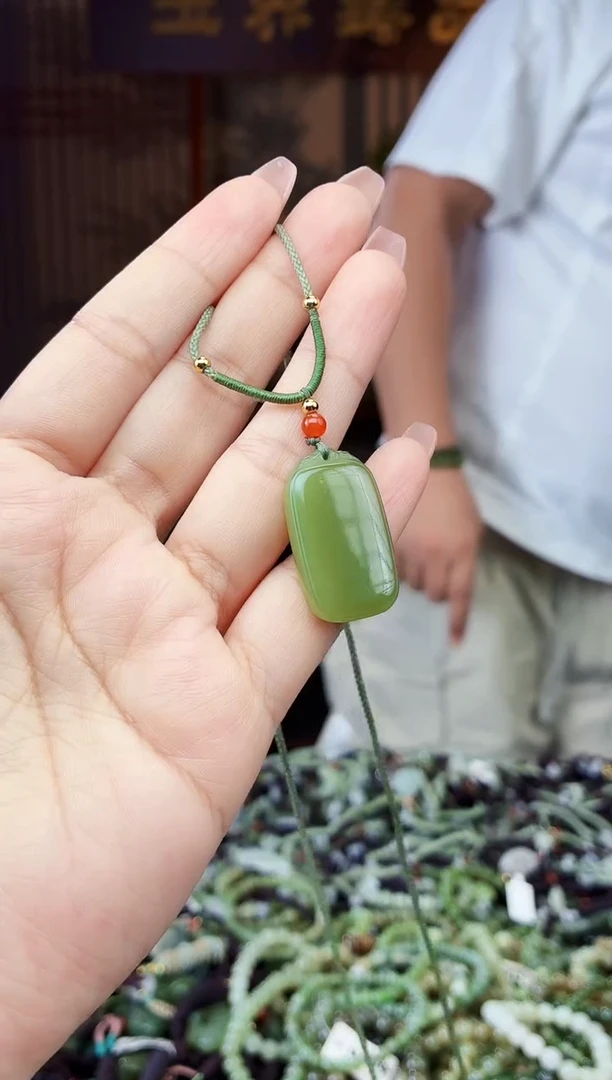 和田玉未镶嵌颈饰拍一发一