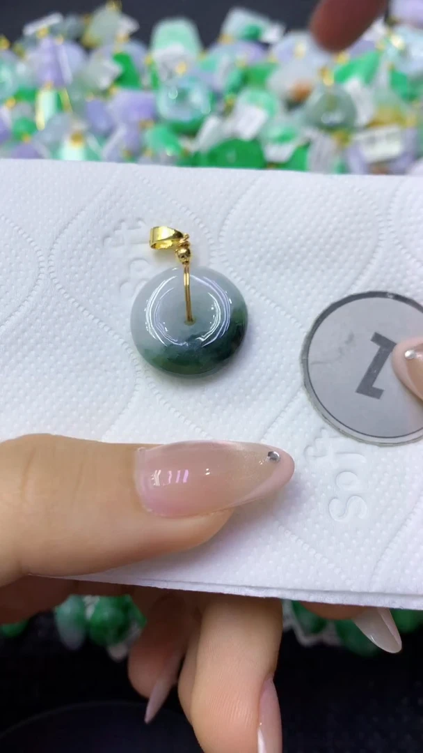 颈饰未镶嵌翡翠天然缅甸翡翠A货