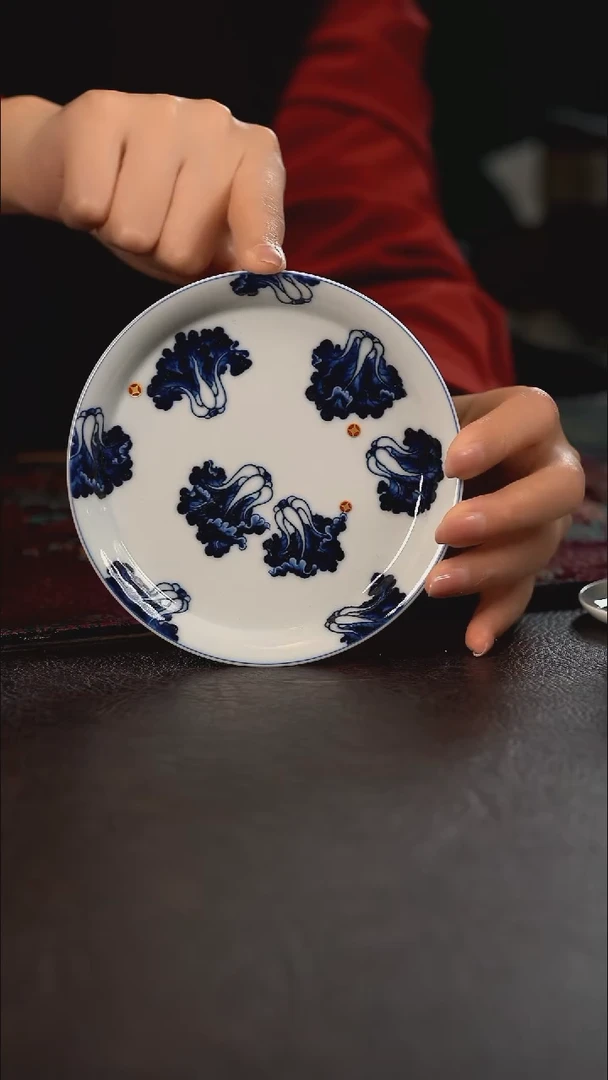 洪印慕明铜钱纹白菜小壶承