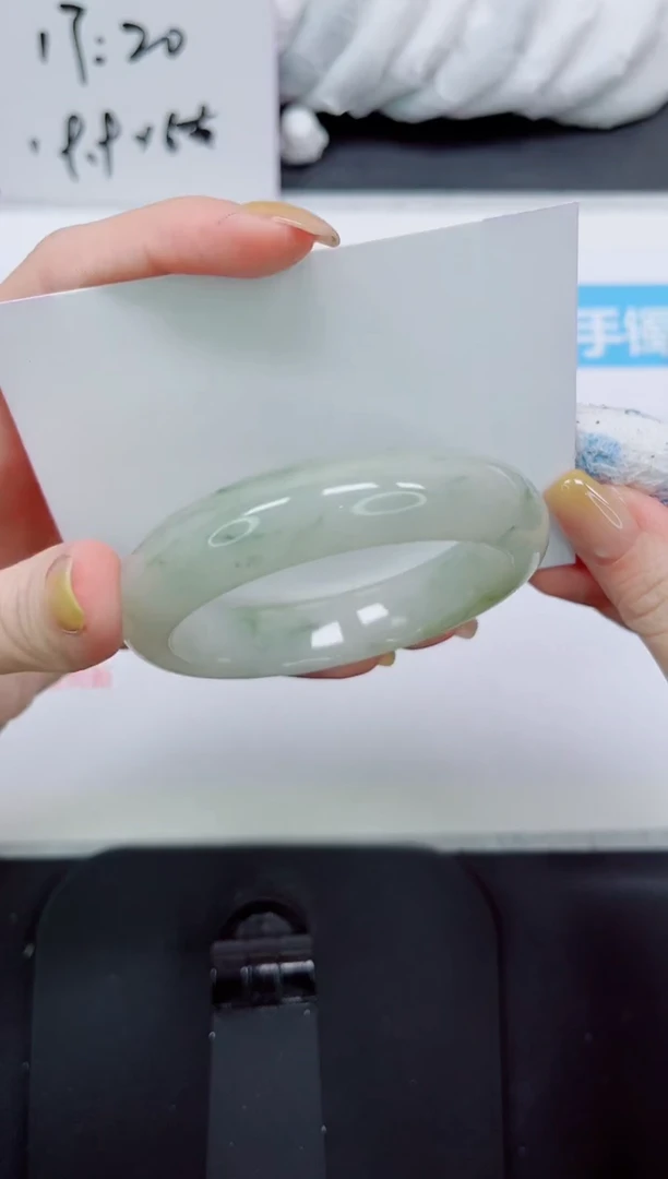 石英质玉手镯未镶嵌321