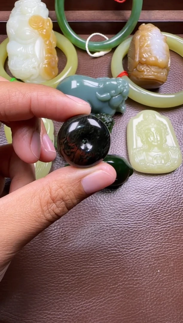 未镶嵌和田玉挂件和田玉挂件