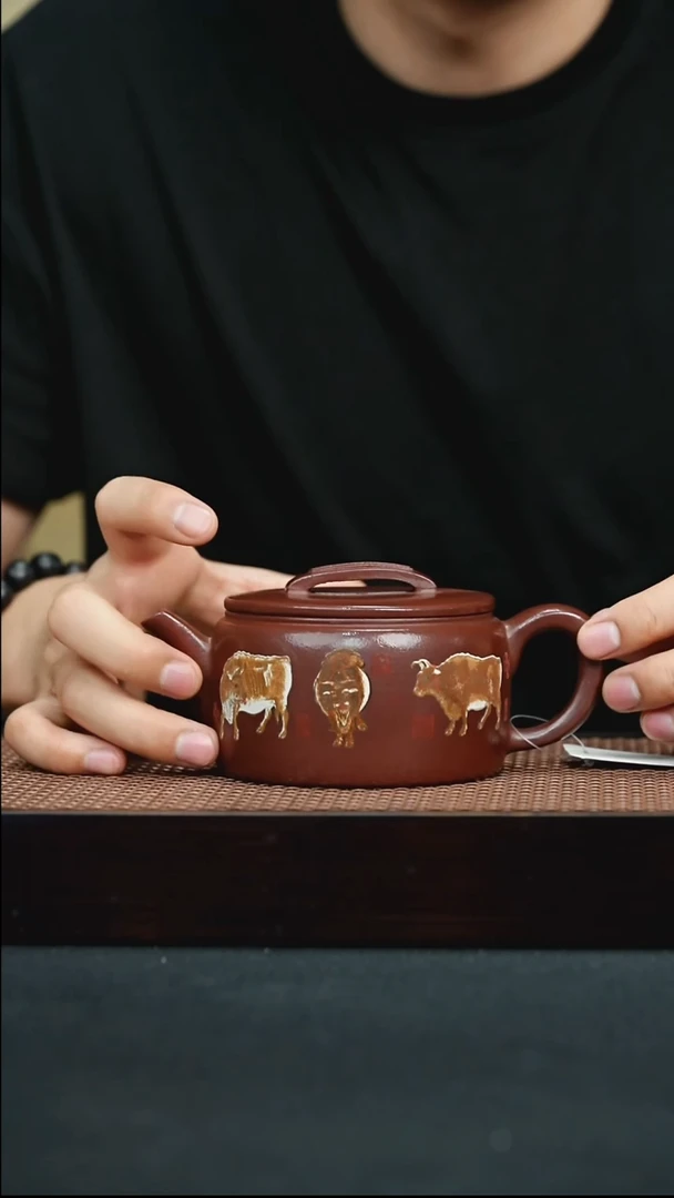 茶壶紫砂龙血砂贴绘五牛图汉瓦