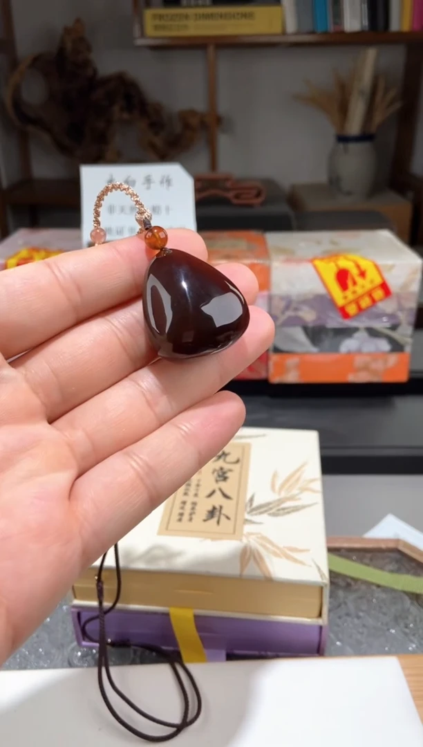琥珀颈饰未镶嵌棕红珀小水滴