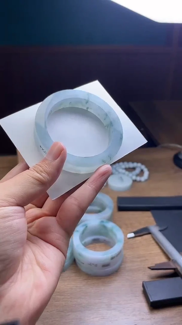 未镶嵌手镯定制翡翠帅****涂定制