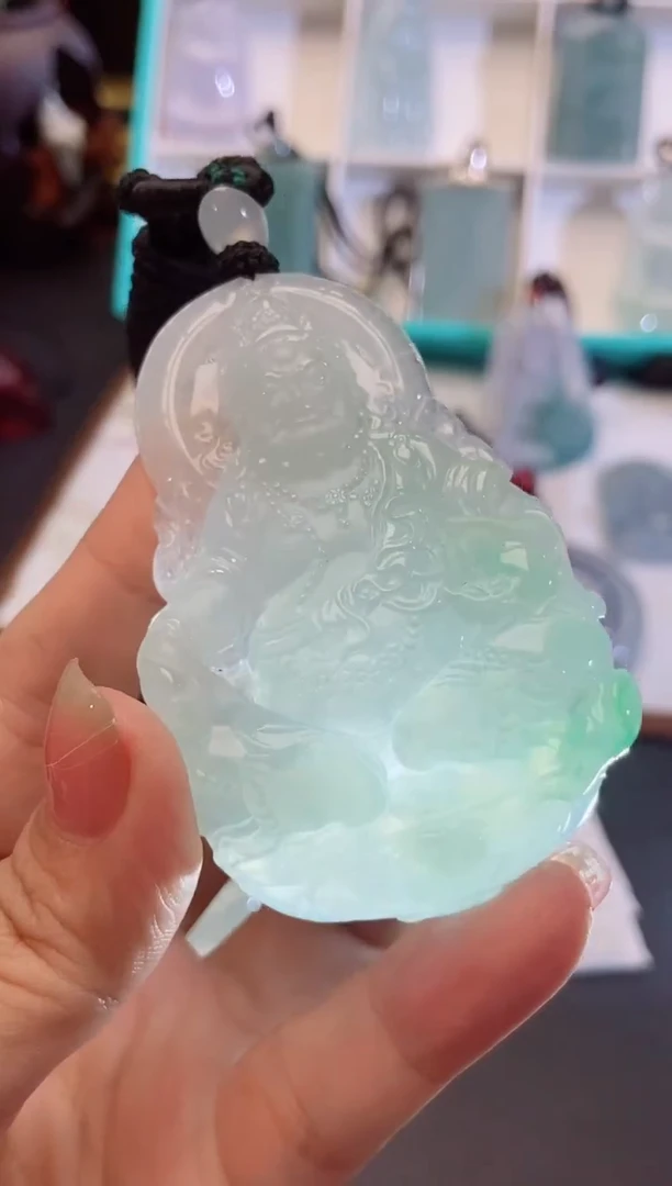 颈饰未镶嵌翡翠美**人 缅甸天然翡翠