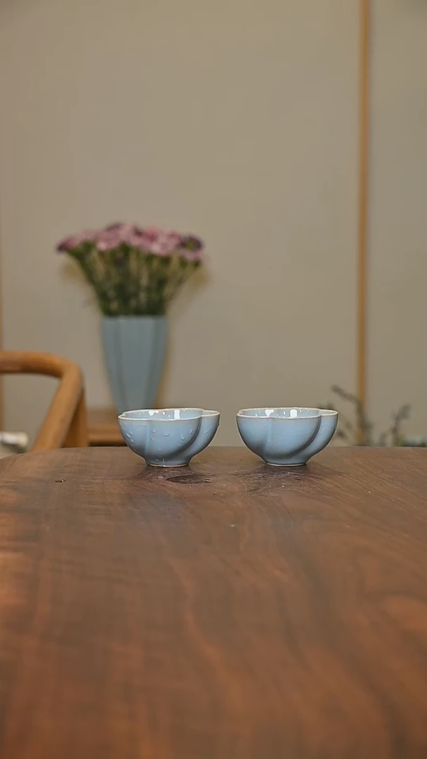 梅花杯2只 天青 微瑕 朱家汝窑款