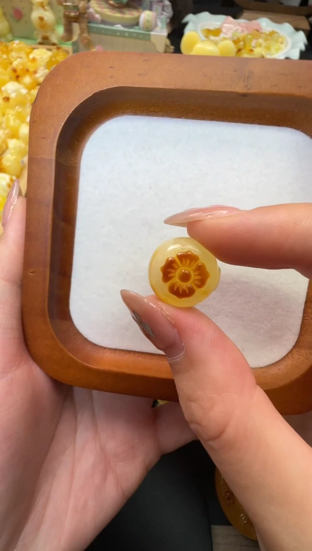 【闪购商品】琥珀珠宝奇石未镶嵌柿子