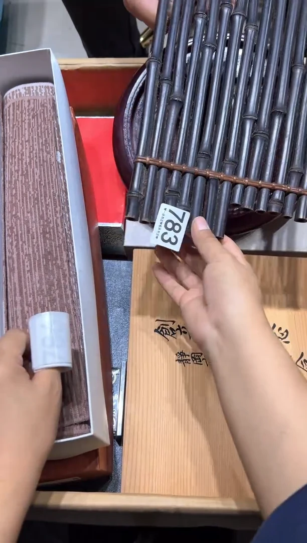 瓷片四*姐783.............