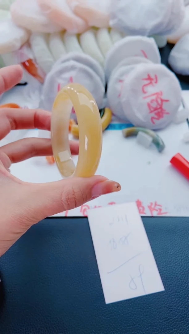 未镶嵌手镯石英质玉J111-55-56