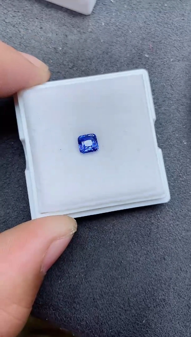 裸石蓝宝石矢车菊1.05ct