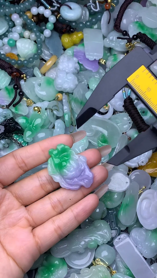 翡翠未镶嵌颈饰天然缅甸翡翠吊坠