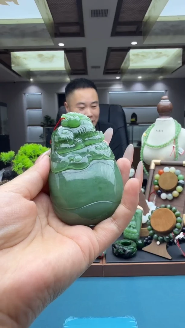 未镶嵌和田玉把件eb