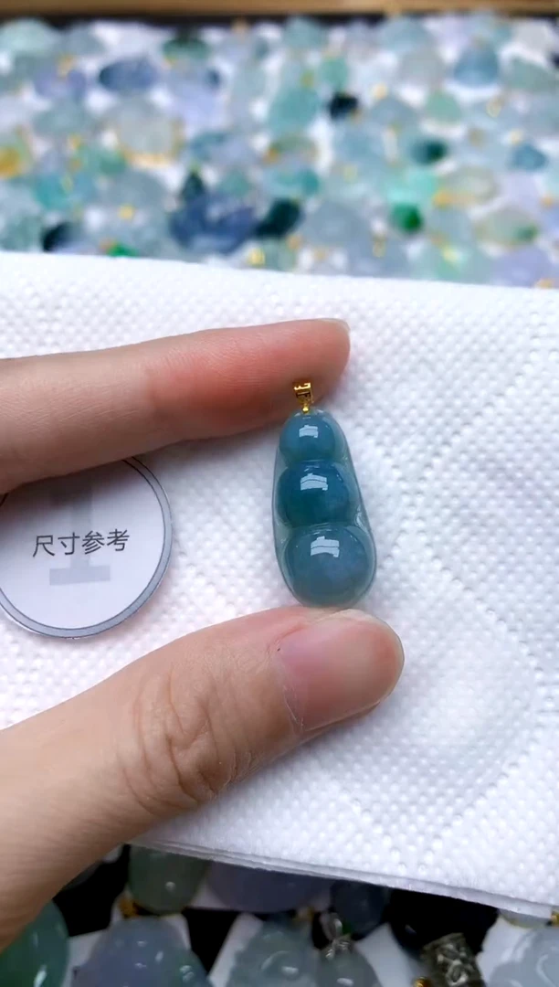 颈饰18K金镶嵌翡翠天然A货翡翠
