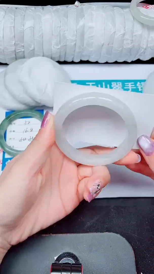 未镶嵌手镯石英质玉53-55/56