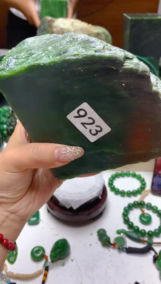 未镶嵌和田玉（碧玉）珠宝半成品1