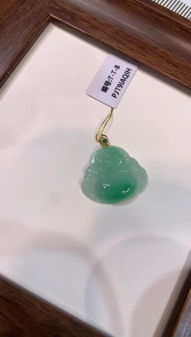 颈饰18K金镶嵌翡翠佛公