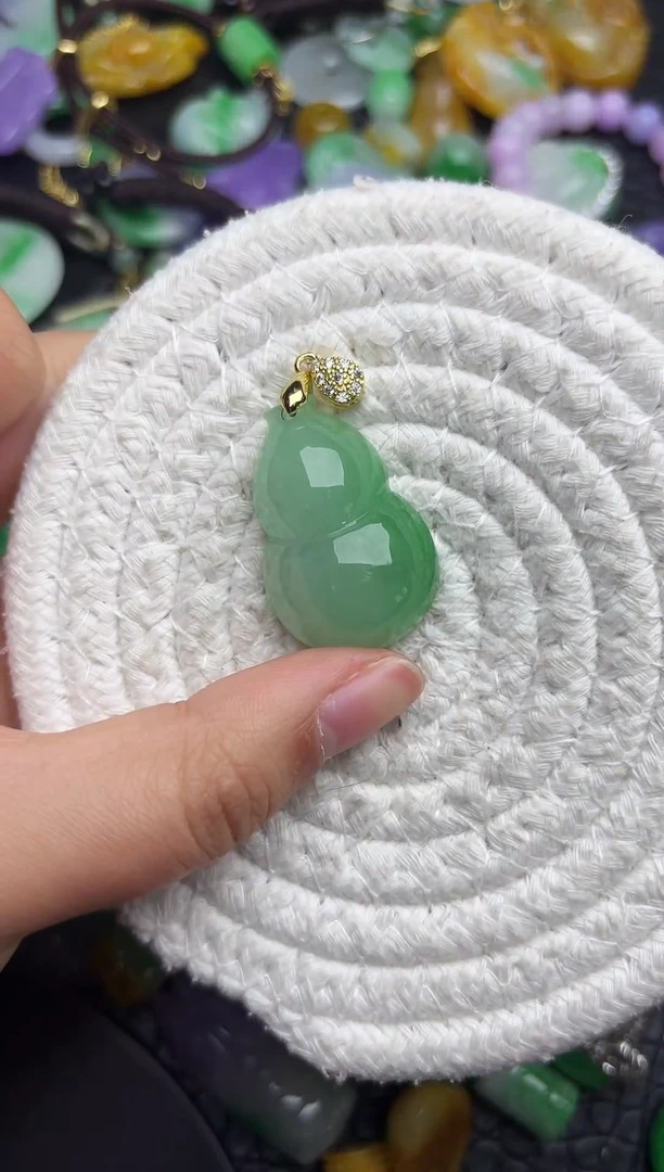 颈饰未镶嵌翡翠缅甸翡翠吊坠