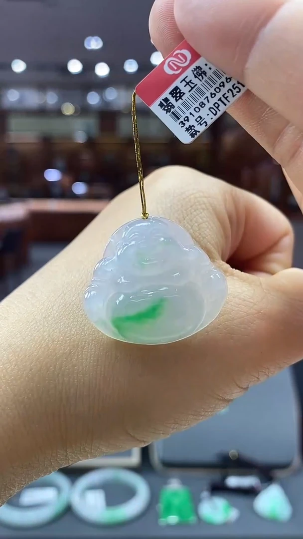 颈饰未镶嵌翡翠佛公