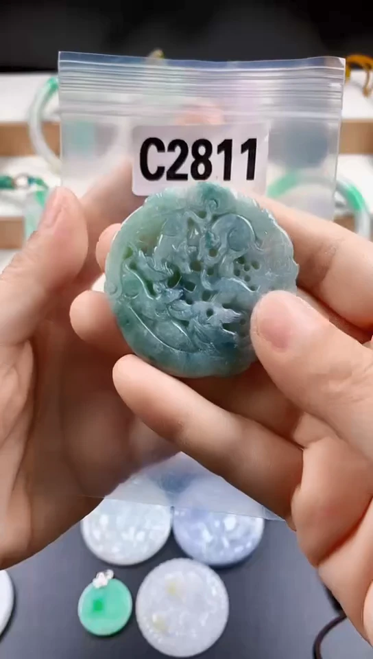 颈饰未镶嵌翡翠天然翡翠吊坠挂件