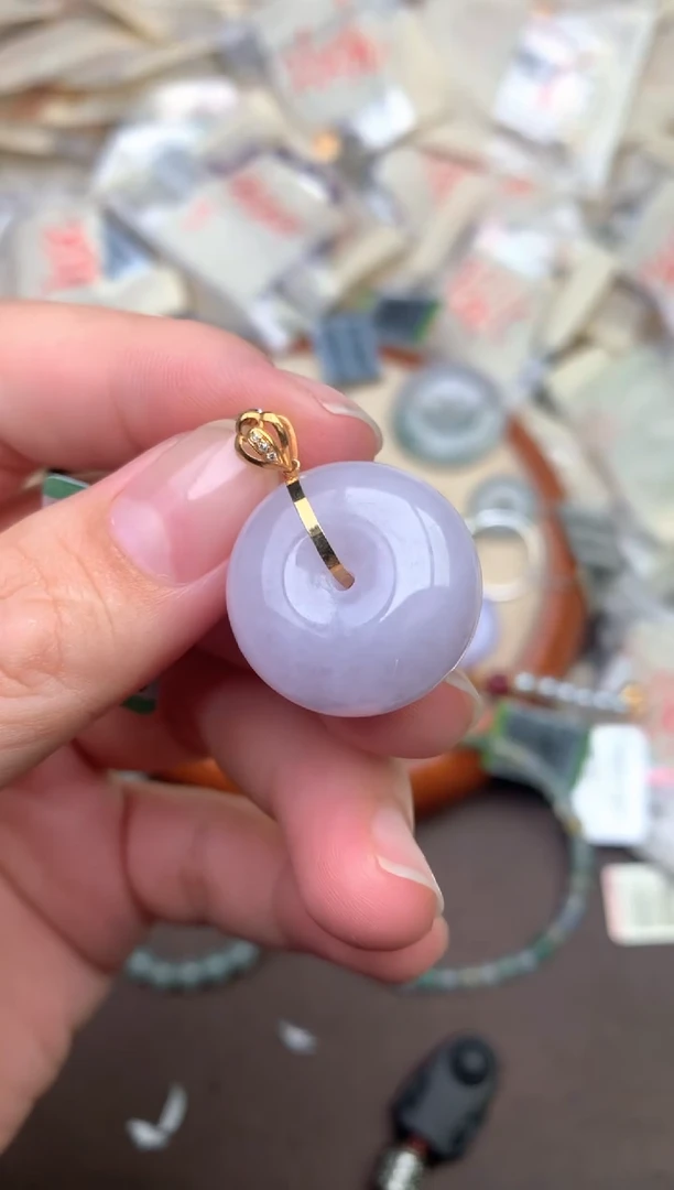 翡翠挂件18K金镶嵌—