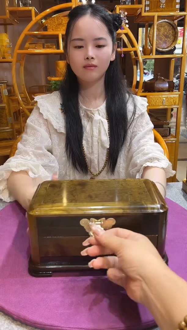 阴沉木    首饰盒