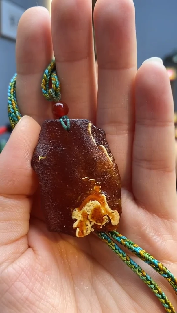 琥珀颈饰未镶嵌吊坠