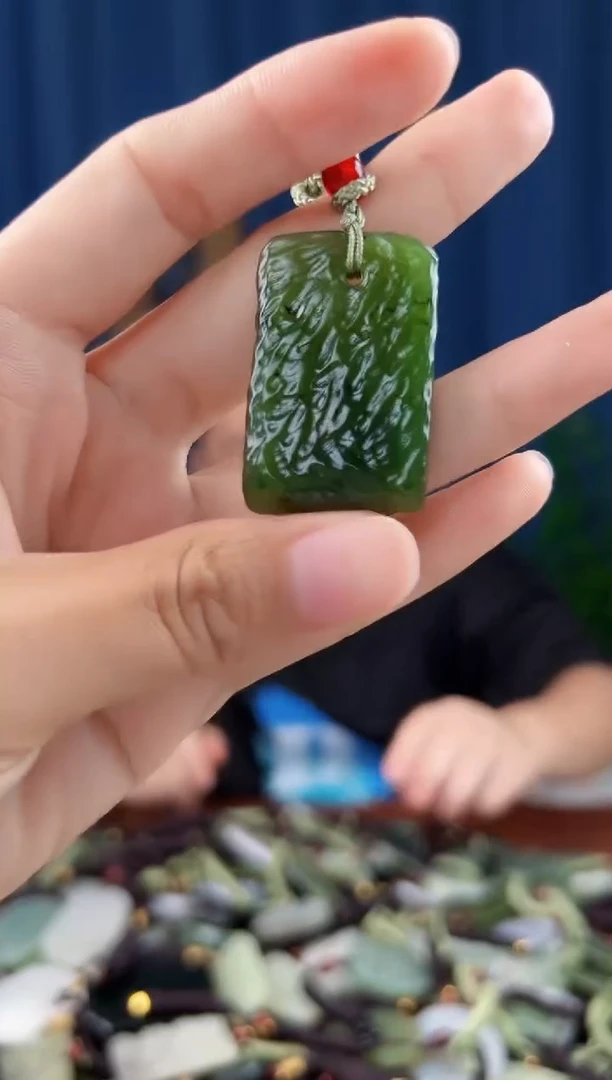 未镶嵌和田玉挂件拍一发一，
