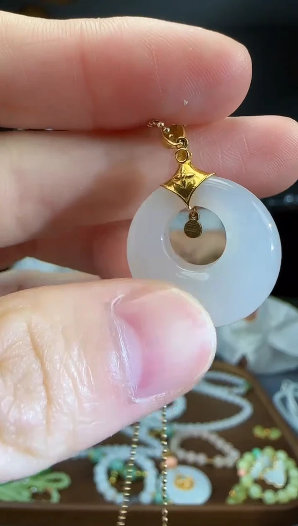 和田玉18K金镶嵌吊坠(不含链)1