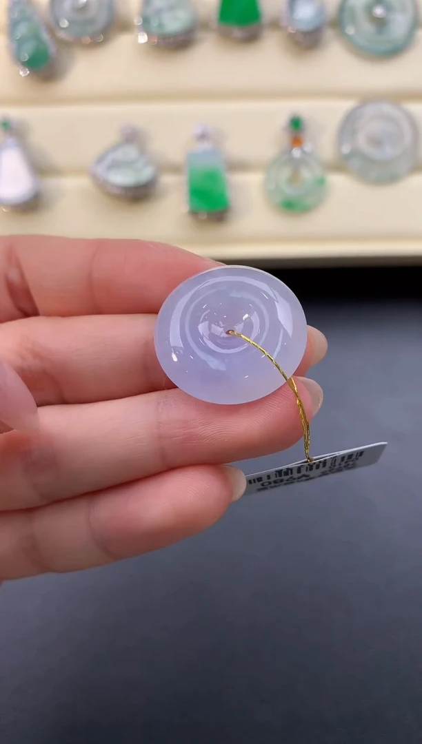 【闪购商品】翡翠颈饰未镶嵌D663