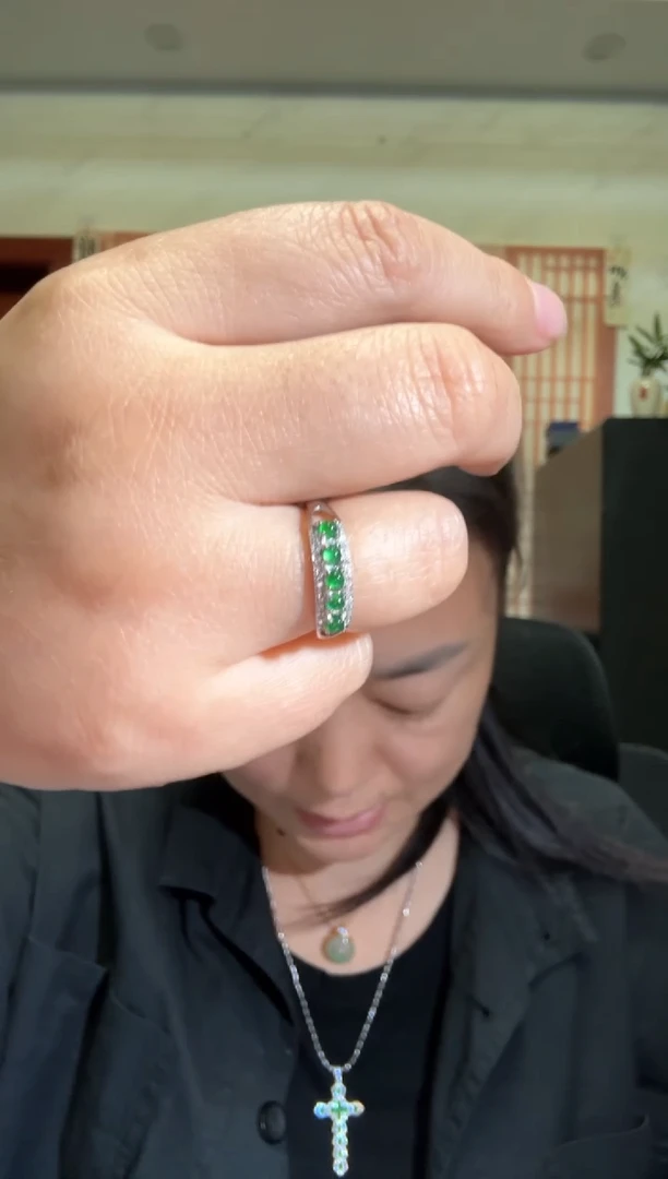 颈饰银S925镶嵌翡翠00005405