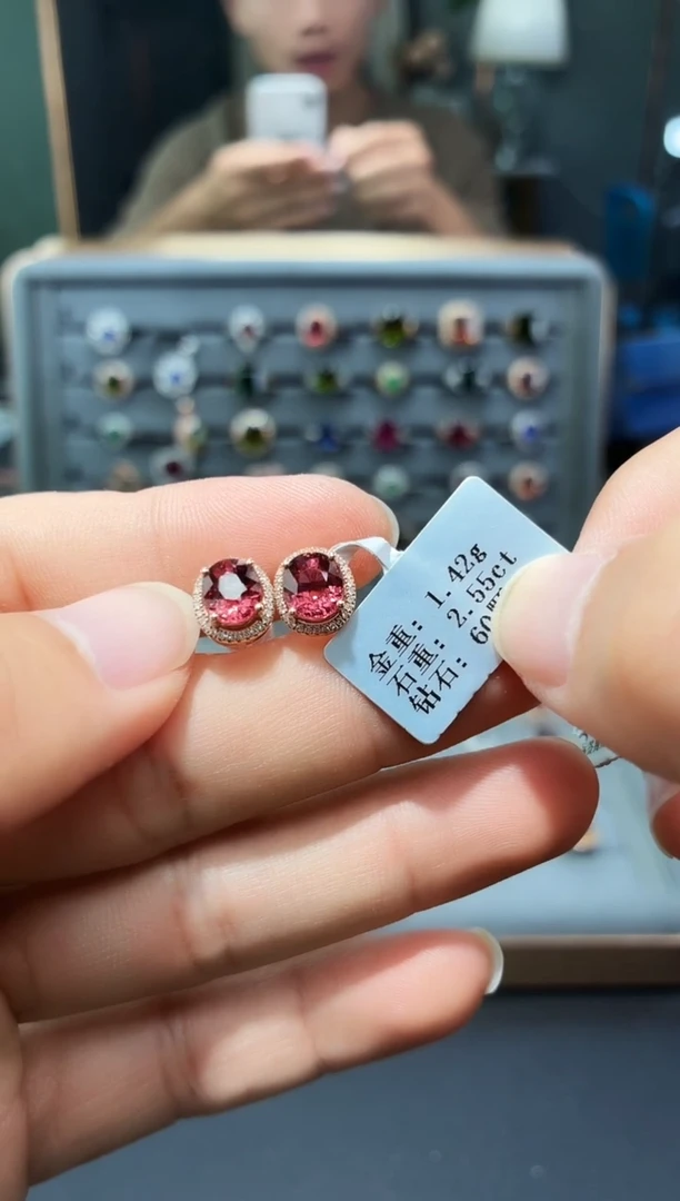 18K金镶嵌耳饰碧玺2.55配钻